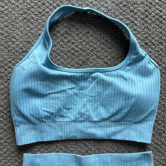 LIKE NEW Workout Set - Picture 3 of 10